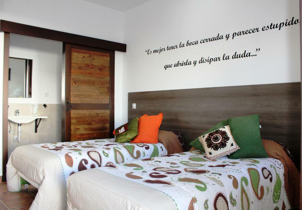 Hostal Almagro - Parking Esterno foto